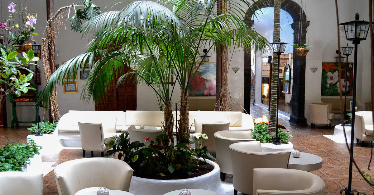 Een foto van het interieur van Hotel Monopol