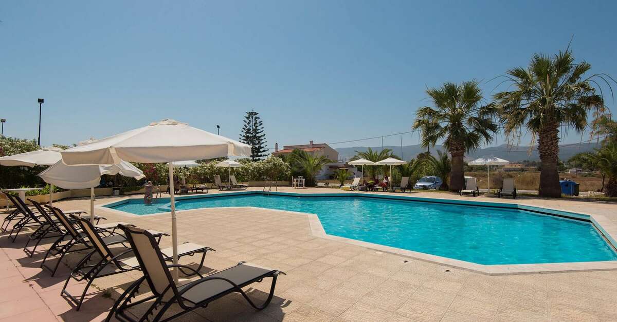 Ein Foto vom Pool im Leonidas Hotel & Studios