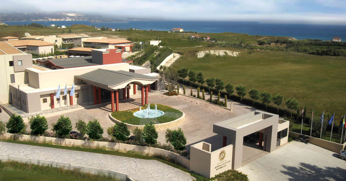 Een foto van de buitenkant van Apollonion Asterias Resort & Spa