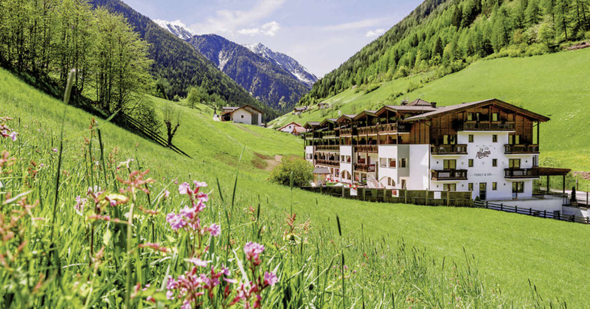 Een foto van een overzicht van Hotel Almina Family & Spa