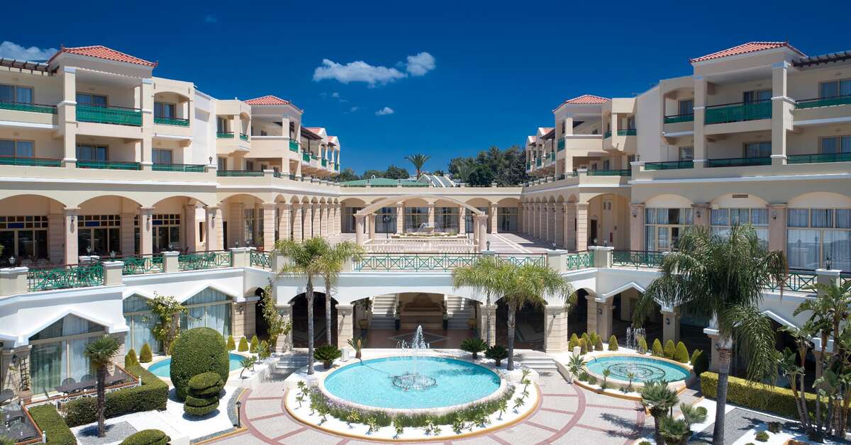 Ein Foto von der Außenansicht des Lindos Princess Beach Hotel