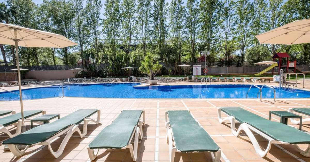 Ein Foto vom Pool im Hotel California Palace