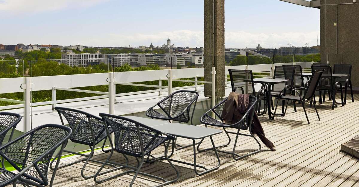 Een foto van het terras bij Scandic Park Helsinki
