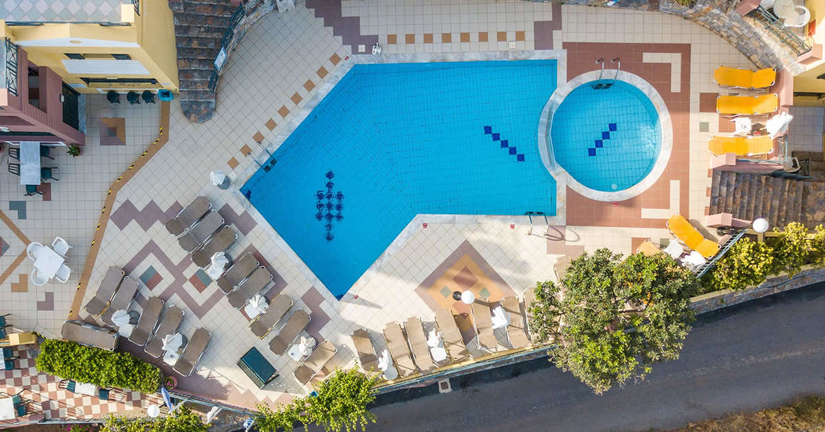 Een foto van het zwembad bij Minois Boutique Hotel