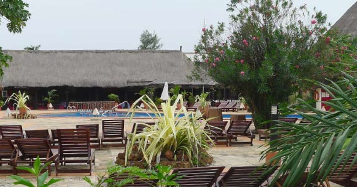 Een foto van het terras bij Kombo Beach Hotel