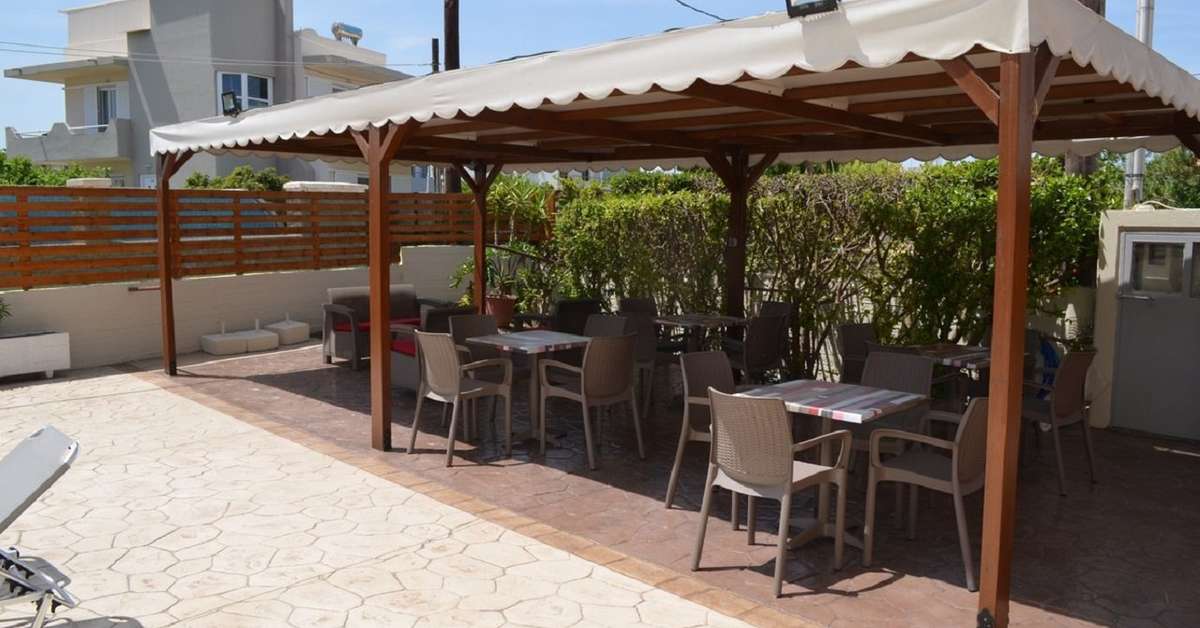 Een foto van het terras bij Kremasti Memories