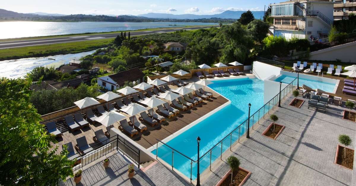 Ein Foto vom Pool im The Royal Grand Hotel