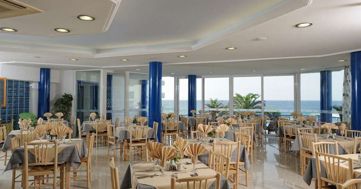 Ein Foto von den Einrichtungen im Ariadne Beach Hotel