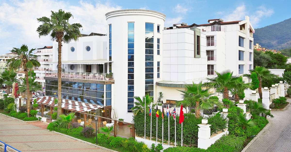 Een foto van de buitenkant van Hotel Ideal Pearl