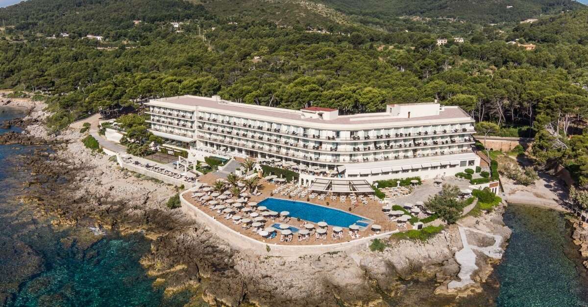Een foto van het zwembad bij Grupotel Aguait Resort & Spa