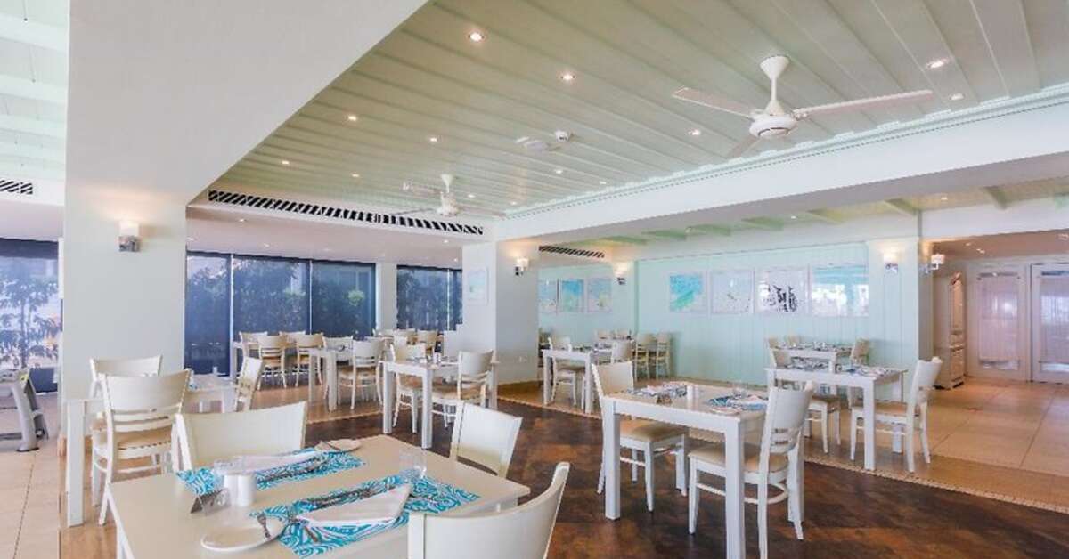 Een foto van The Golden Bay Beach Hotel
