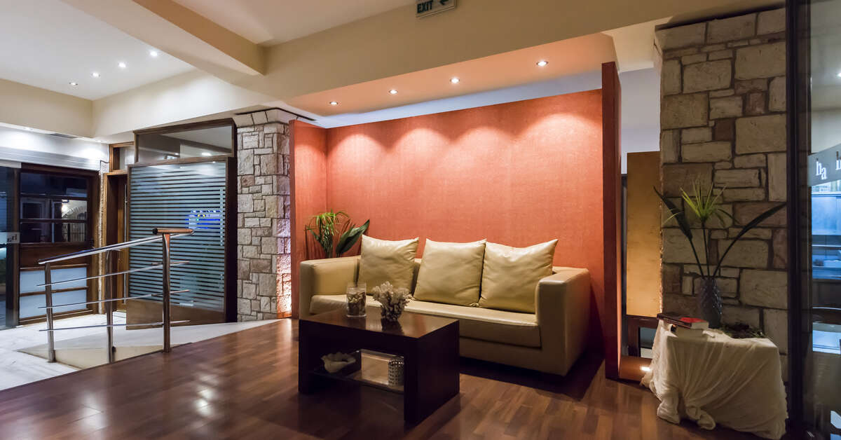 Een foto van het interieur van Akrogiali Hotel