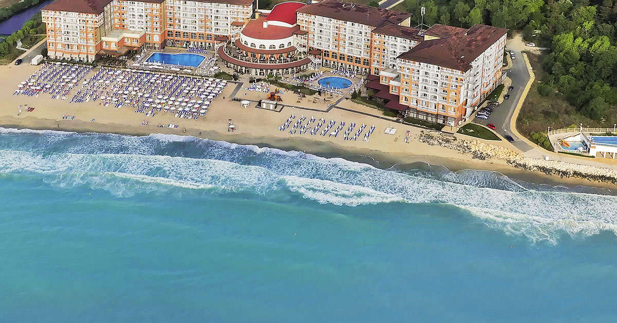 Een foto van het zwembad bij Sol Luna Bay All Inclusive