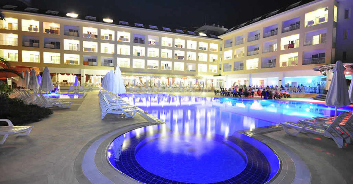 Een foto van het zwembad bij Pine House Hotel