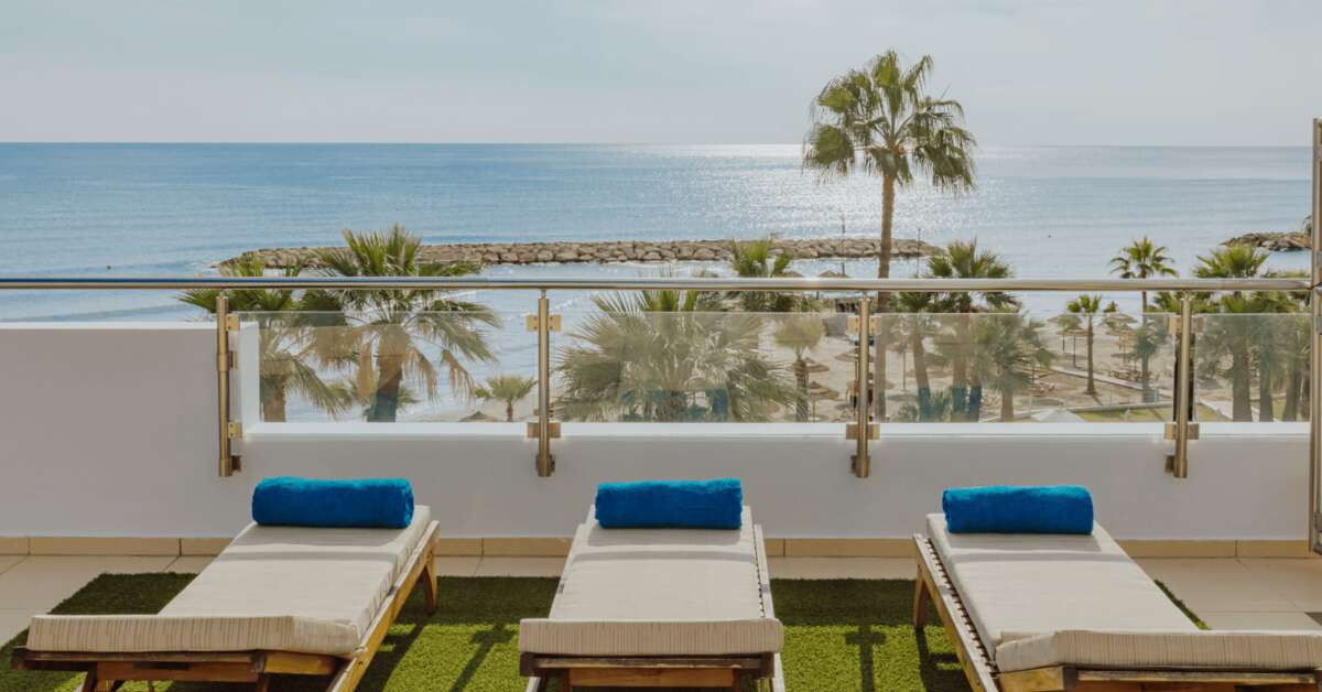 Een foto van The Golden Bay Beach Hotel