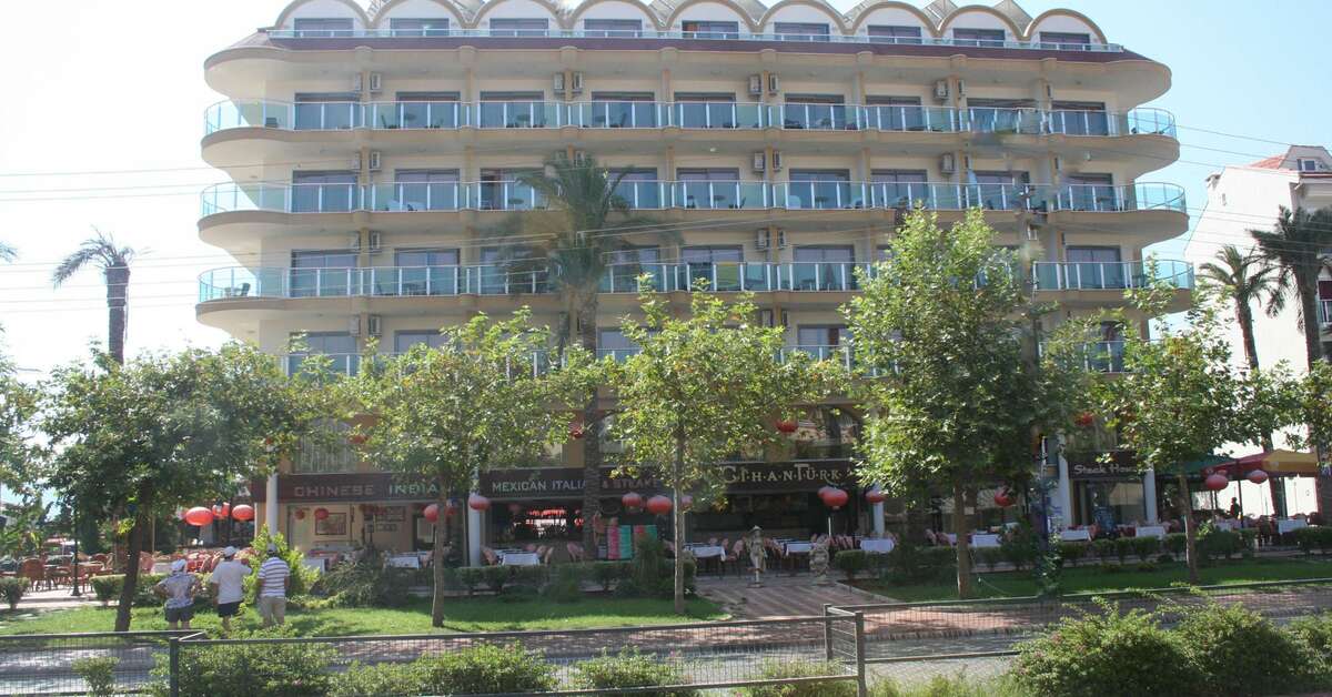 Een foto van de buitenkant van Cihanturk Hotel