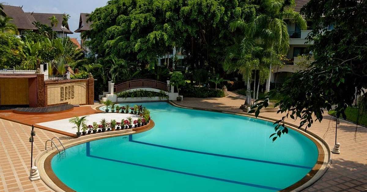 Een foto van het zwembad bij Pinnacle Grand Jomtien Resort & Spa