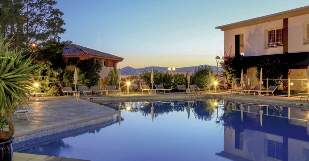 Een foto van het zwembad bij Best Western Plus Hotel La Marina