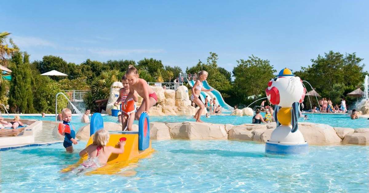 Een foto van het zwembad bij Camping Sequoia Parc