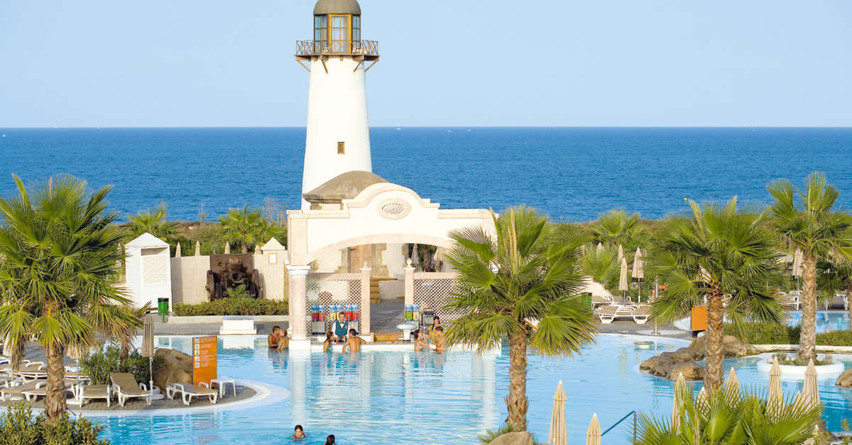 Een foto van het zwembad bij Riu Chiclana