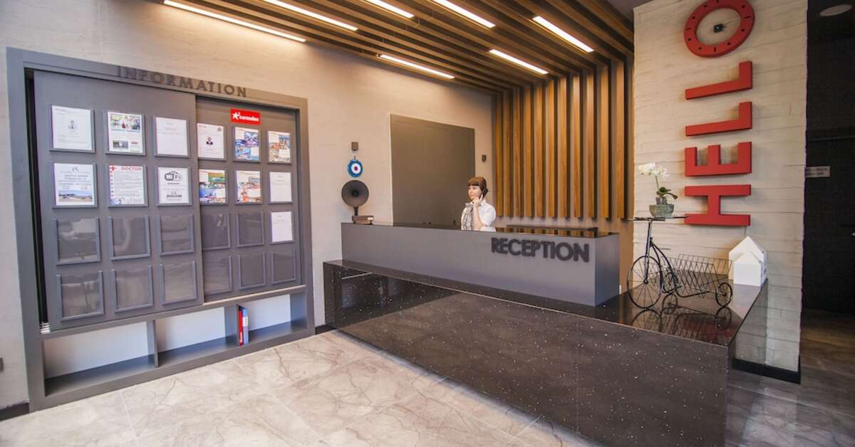 Een foto van het interieur van Ramira City Hotel
