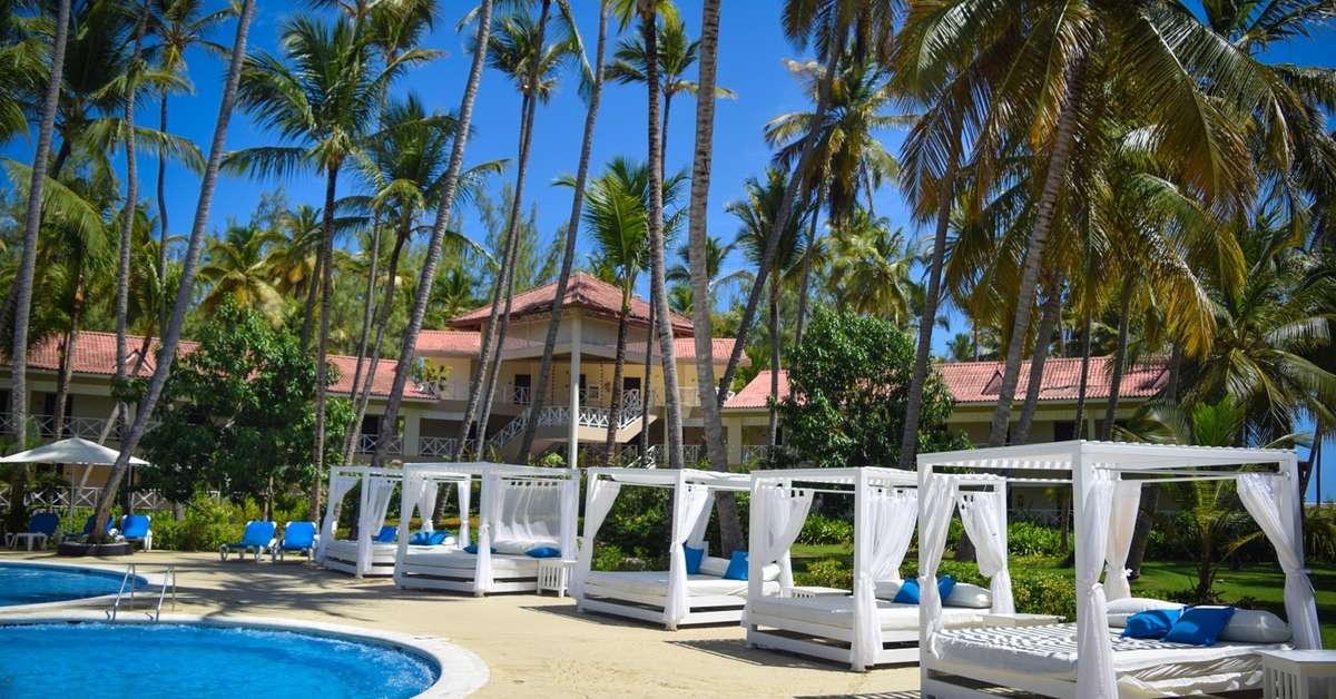 Een foto van het zwembad bij Vista Sol Punta Cana
