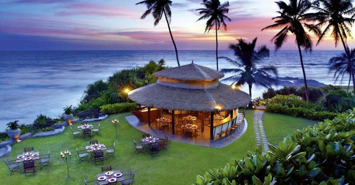 Een foto van het terras bij Taj Bentota Resort & Spa