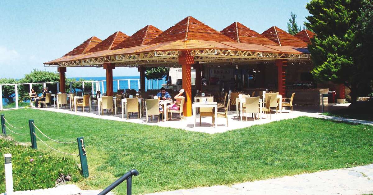 Een foto van het terras bij Hotel Babaylon