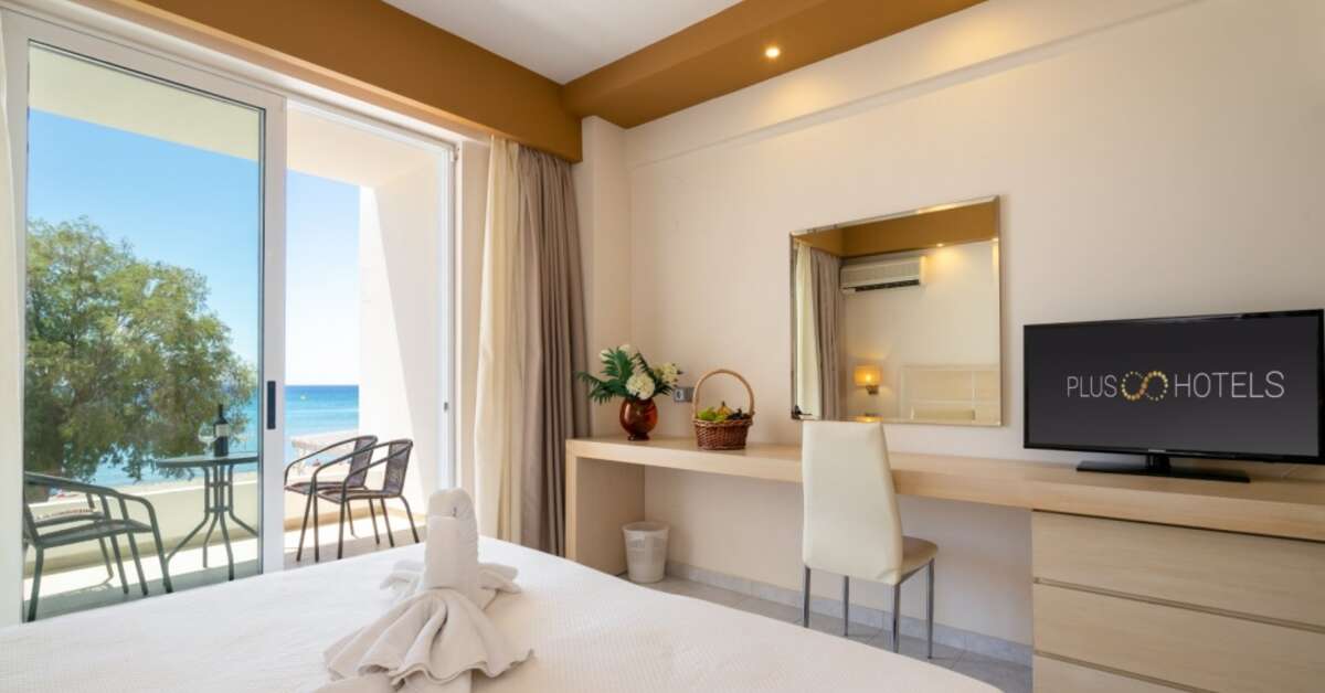 Een foto van Kamari Plus Hotel
