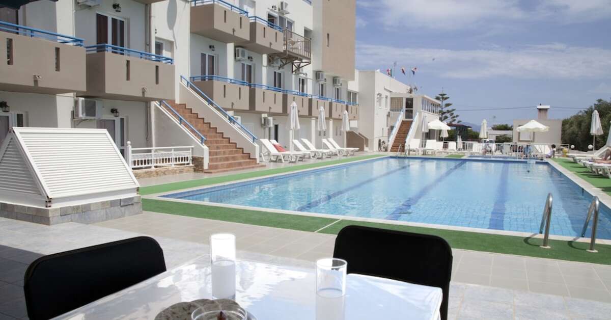 Een foto van het zwembad bij Athinoula Hotel