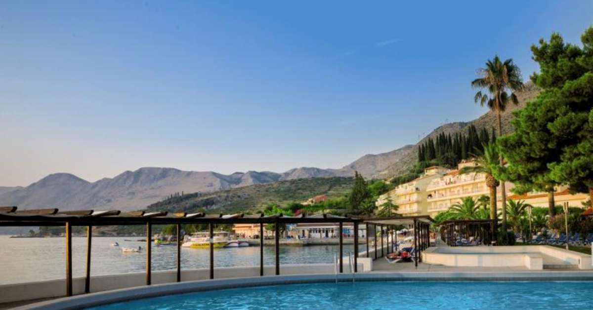 Een foto van het zwembad bij Remisens Hotel Epidaurus