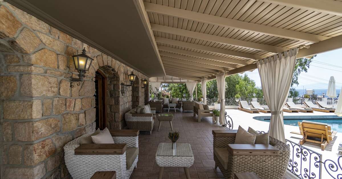 Een foto van het terras bij Manzara Boutique Hotel
