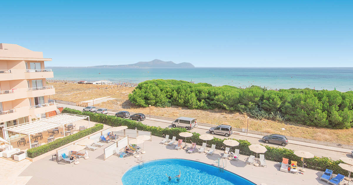 Een foto van het zwembad bij Dunes Platja Aparthotel