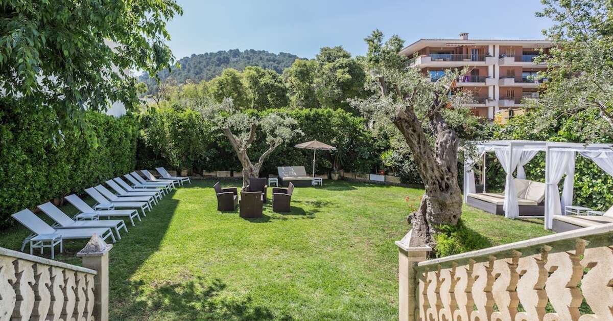 Een foto van het terras bij Fergus Style Soller Beach