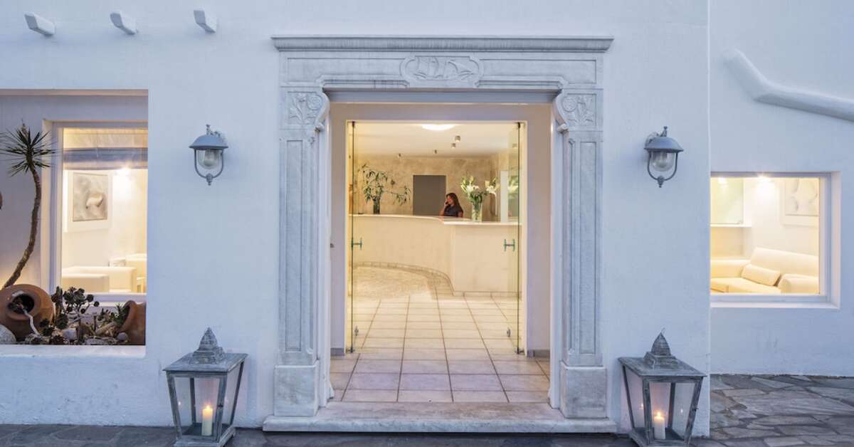 Een foto van de buitenkant van Manoulas Mykonos Beach Resort