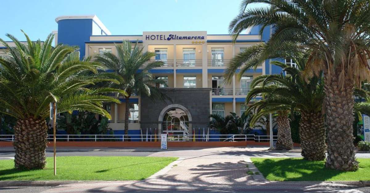Een foto van de buitenkant van IFA Altamarena Hotel