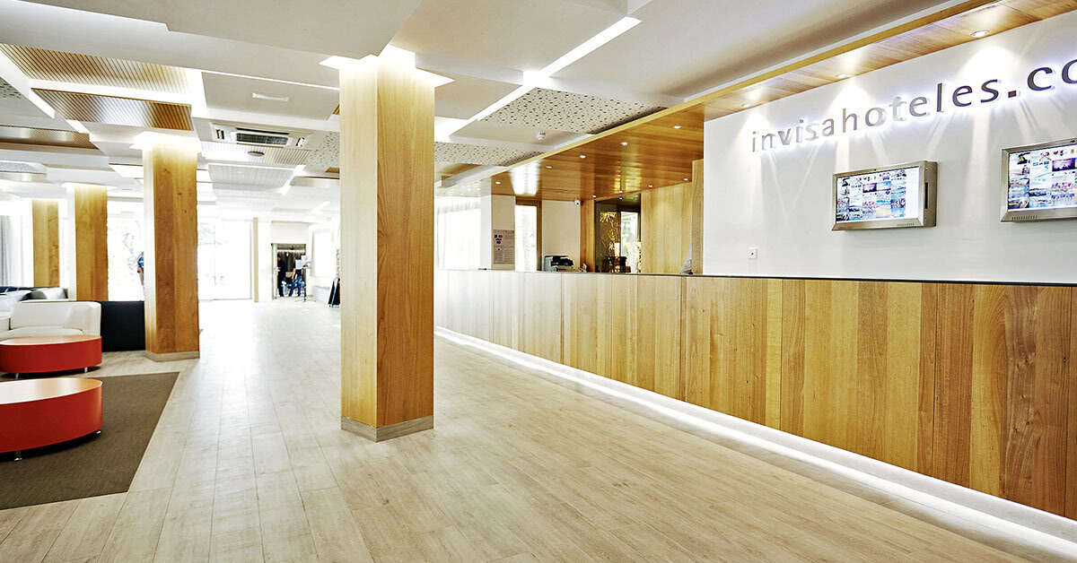 Een foto van het interieur van Invisa Hotel Es Pla