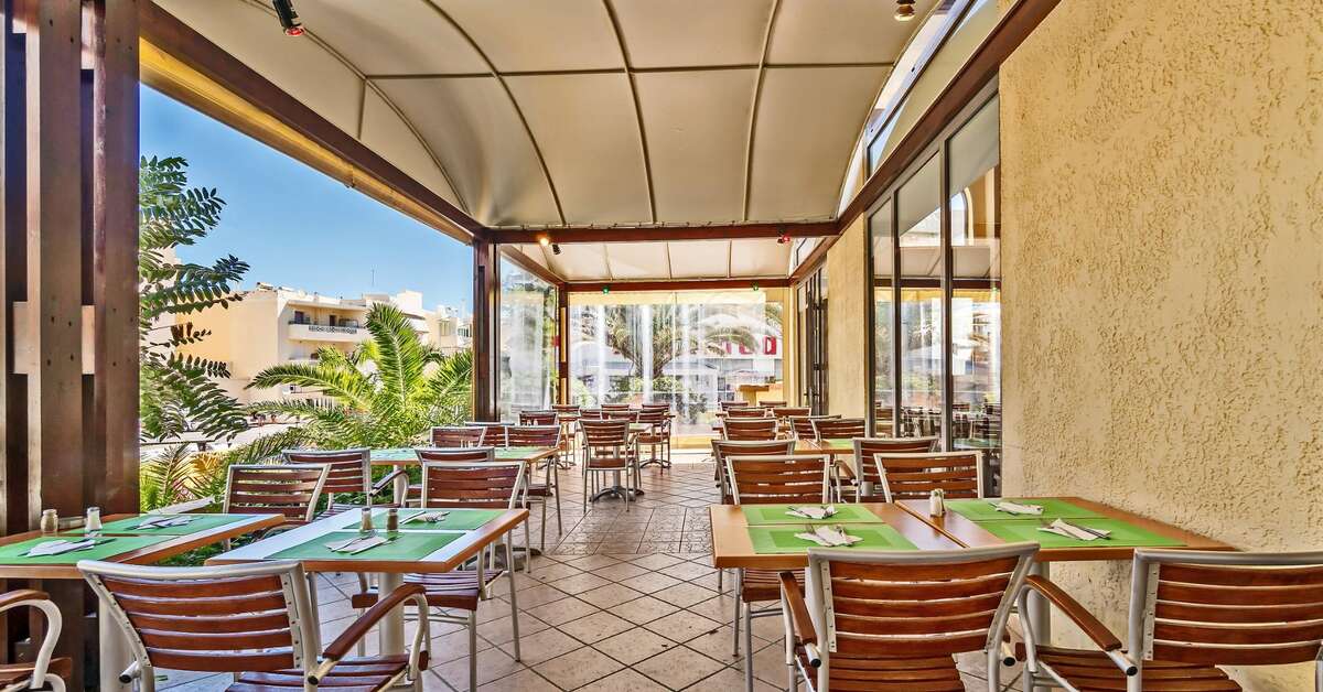 Ein Foto von den Einrichtungen im Lefkoniko Beach Hotel