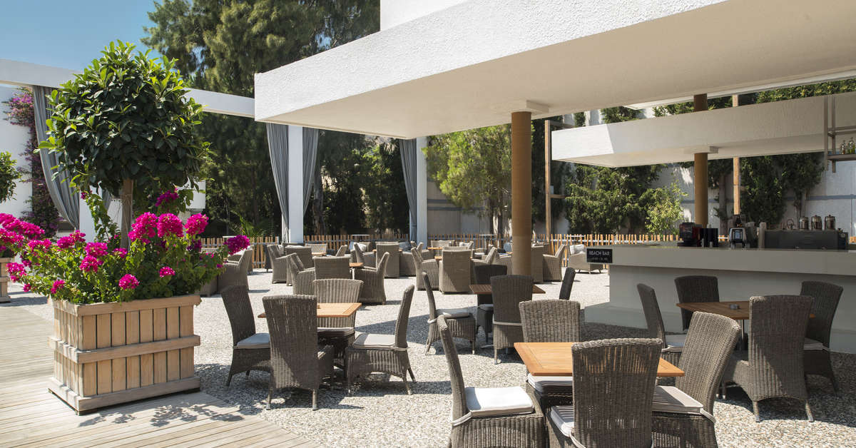Een foto van het terras bij Hotel Caja by Maxx Royal