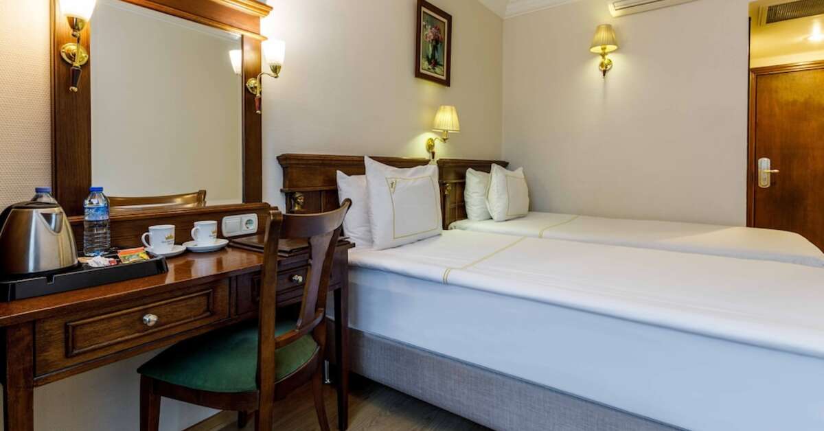 GoldenCrownHotel