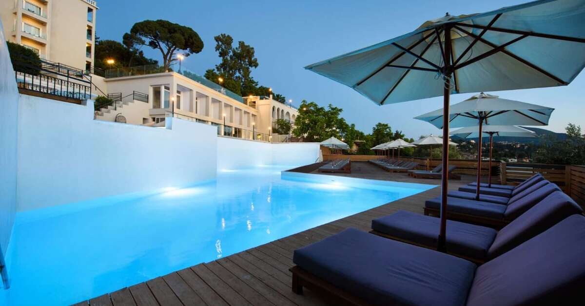 Ein Foto vom Pool im The Royal Grand Hotel