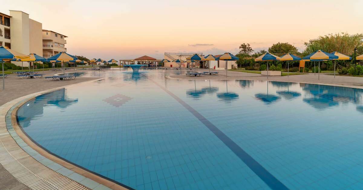 Een foto van het zwembad bij Myrina Beach Hotel