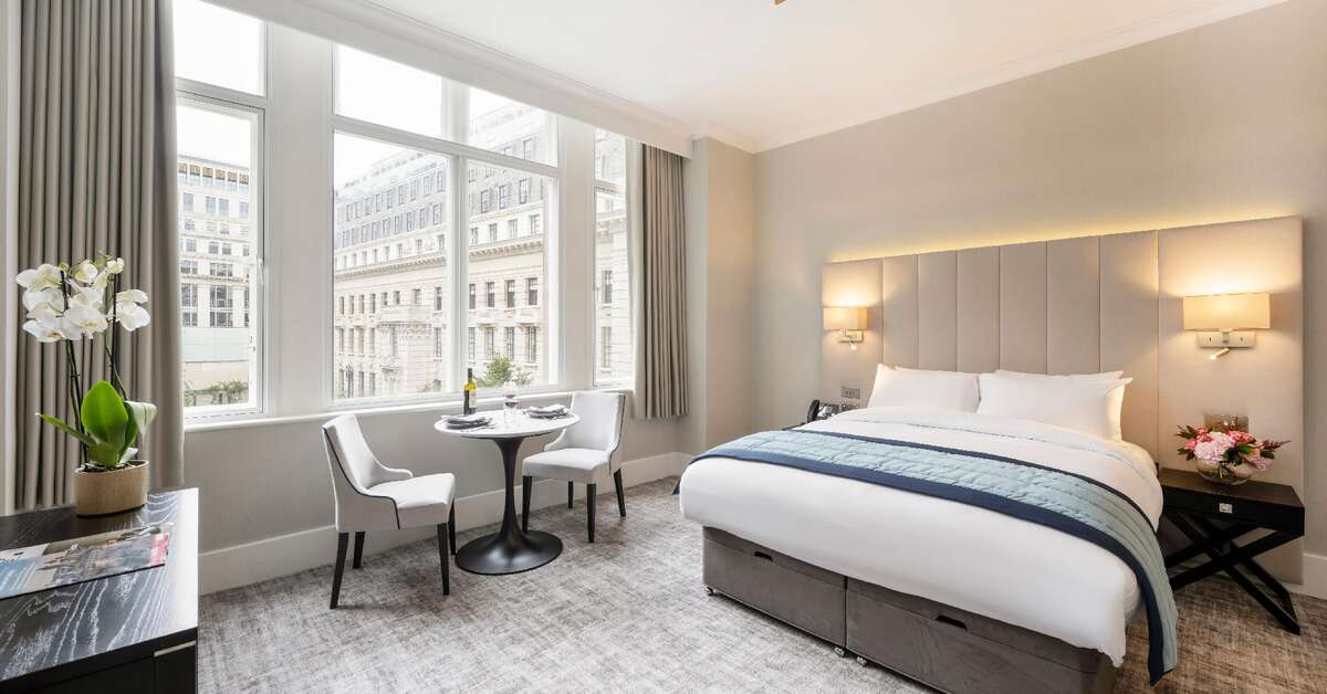 Ein Foto Tower Residences by Blue Orchid