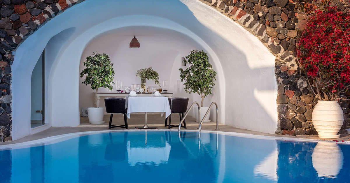 Een foto van het zwembad bij Canaves Oia Suites