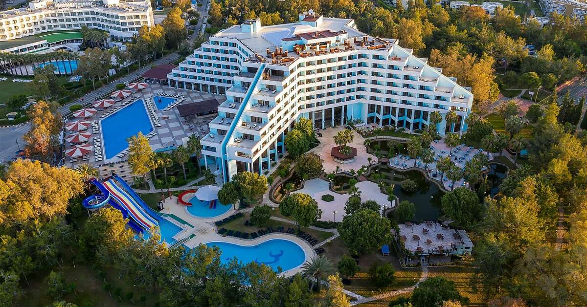 Ein Foto von der Außenansicht des Megasaray Resort Side