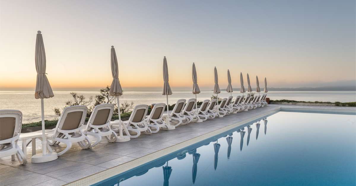 Een foto van het zwembad bij Hotel Atolon & Kaafu Beach Club
