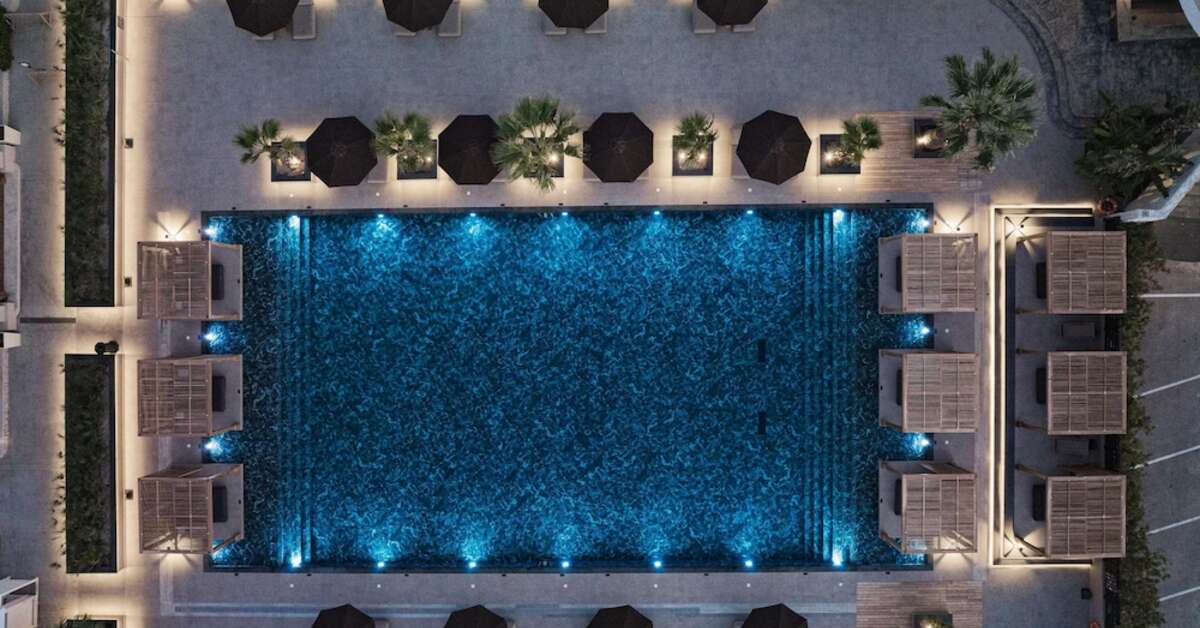 Een foto van het zwembad bij Ammades All Suites Beach Hotel