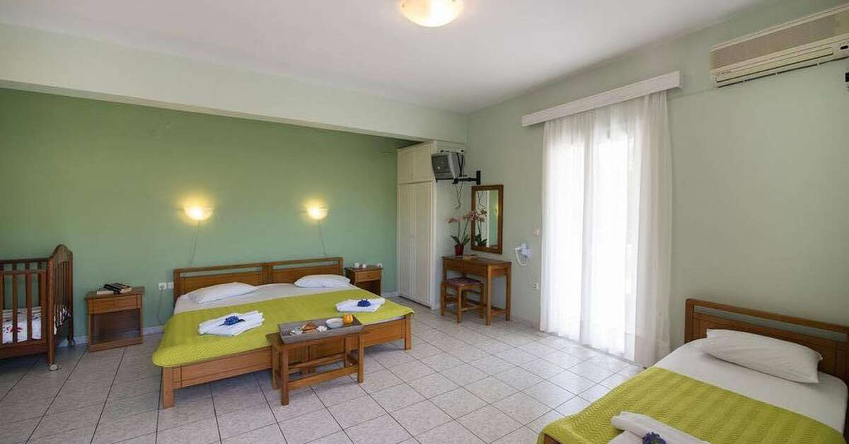 Een foto van Christina Studios