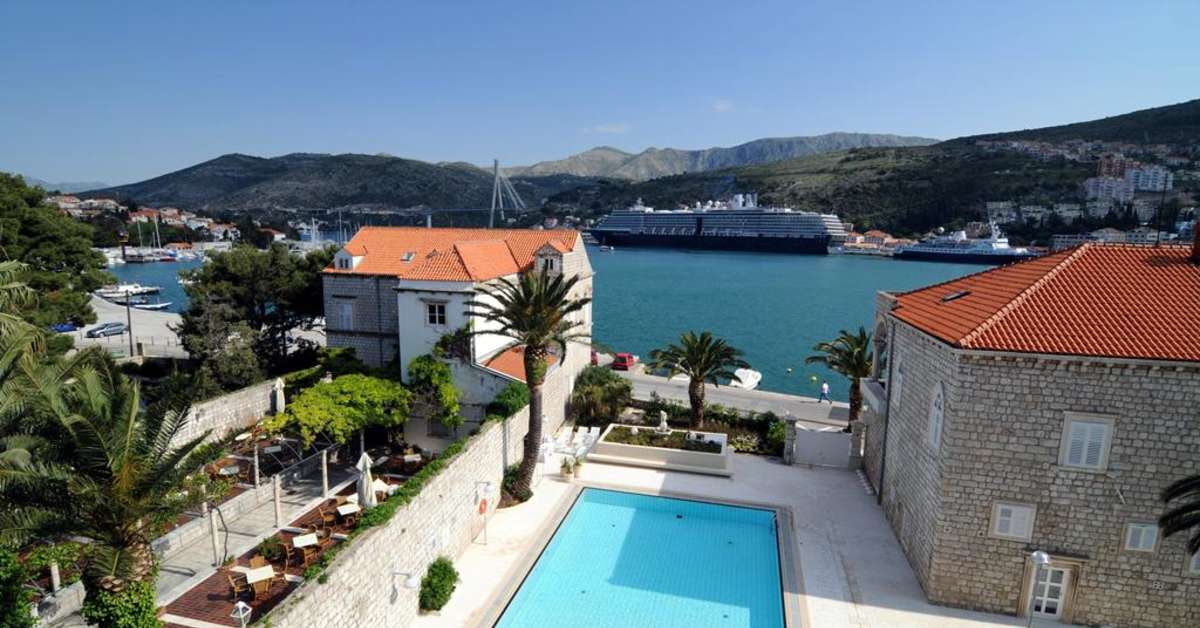 Ein Foto vom Pool im Hotel Lapad
