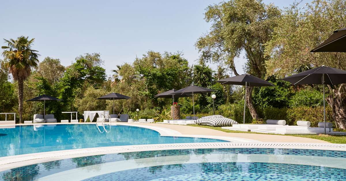 Een foto van het zwembad bij Mr & Mrs White Corfu